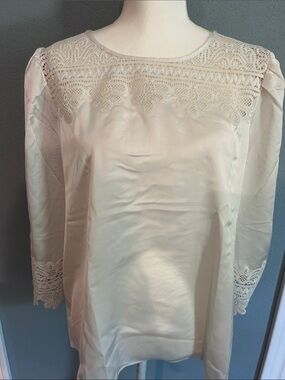 NWT Ann Taylor Cream Lace Yoke Blouse Size Large